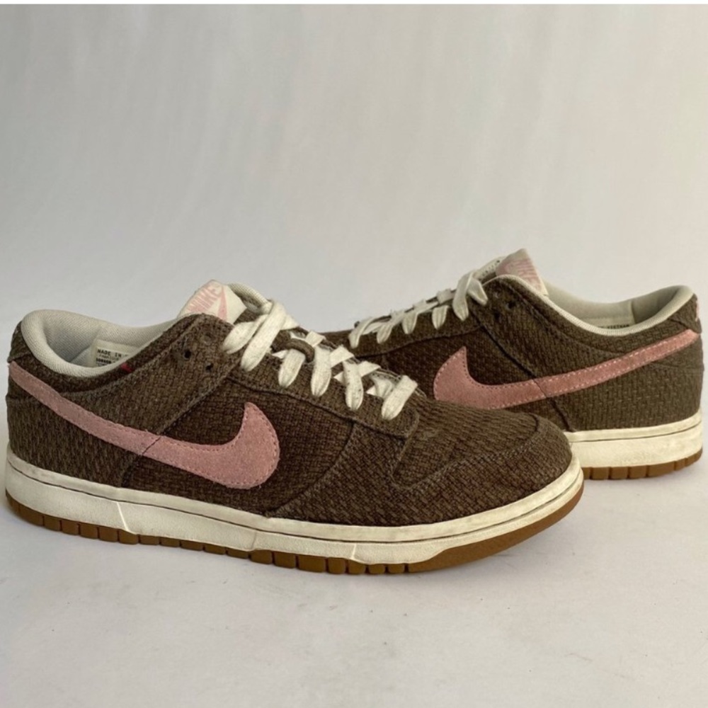 ULTRA RARE nike 2006 low dunk sneakers
